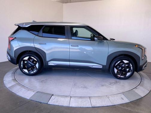 Iceberg Green 2027 Kia Seltos S