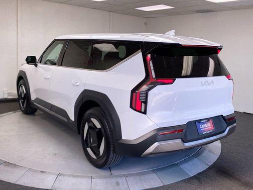 2026 Kia EV9 Light Long Range