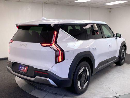 2026 Kia EV9 Light Long Range