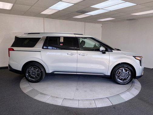 2026 Kia Carnival Hybrid SX