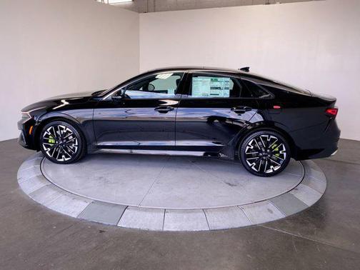 AUROABLCK 2026 Kia K5 GT