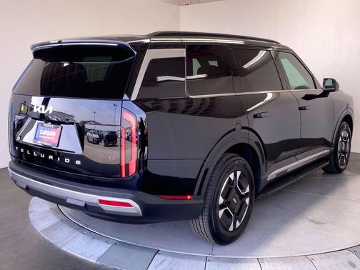 Ebony Black 2027 Kia Telluride Hybrid EX