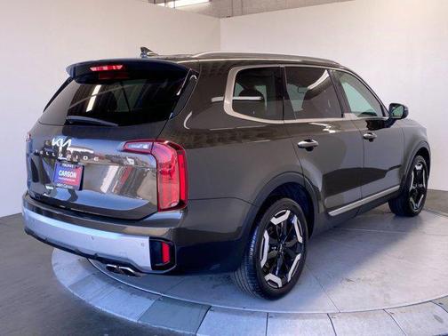 Dark Moss 2024 Kia Telluride S