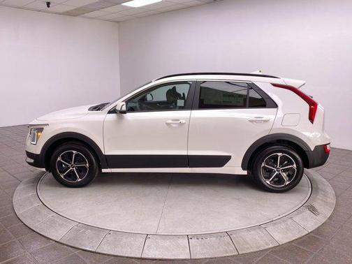 2025 Kia Niro EX