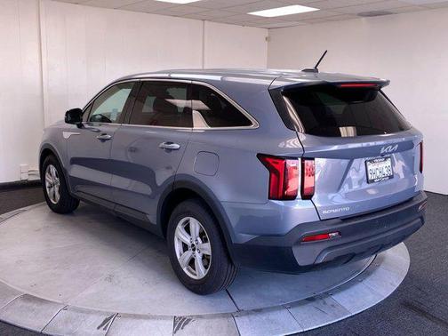 2023 Kia Sorento LX