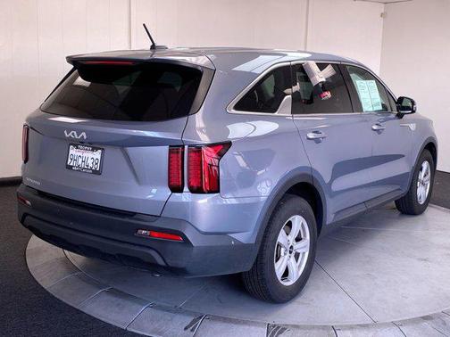 2023 Kia Sorento LX