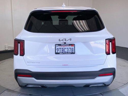 2025 Kia Sorento LX