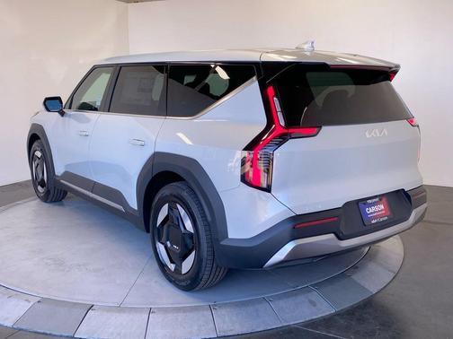 Ivory Silver 2026 Kia EV9 Light Long Range
