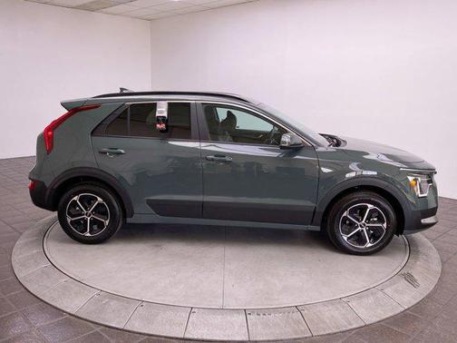 2025 Kia Niro EX
