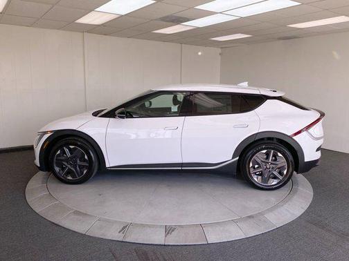 2025 Kia EV6 Light Long Range