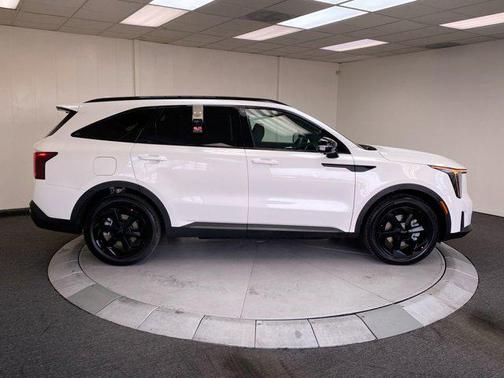 Snow White Pearl 2026 Kia Sorento Plug-In Hybrid SX Prestige