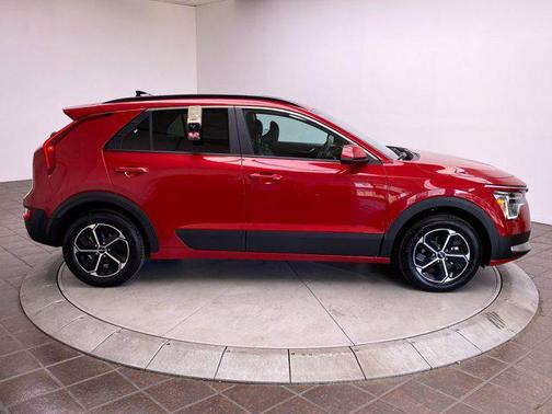 2025 Kia Niro LX