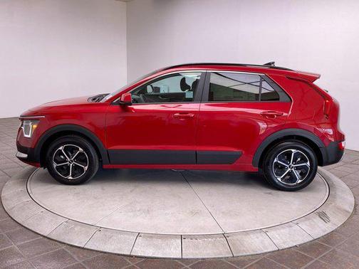 2025 Kia Niro LX