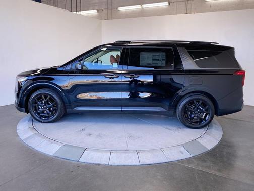 Aurora Black Pearl 2027 Kia Carnival SX