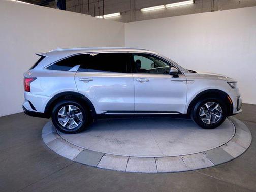 2022 Kia Sorento Hybrid S