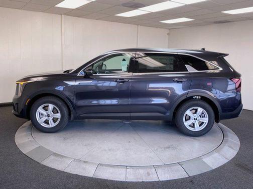 2025 Kia Sorento LX