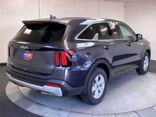 2025 Kia Sorento LX