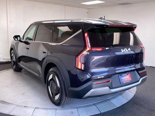2026 Kia EV9 Light Long Range