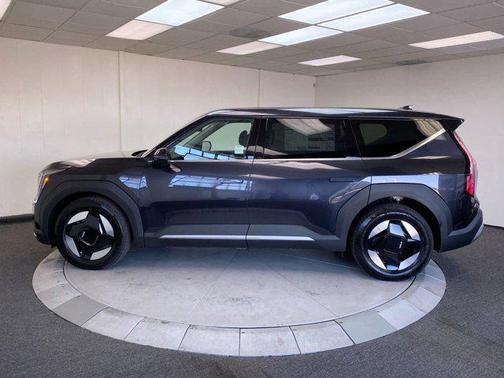 2026 Kia EV9 Light Long Range