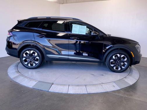 Ebony Black 2024 Kia Sportage X-Line