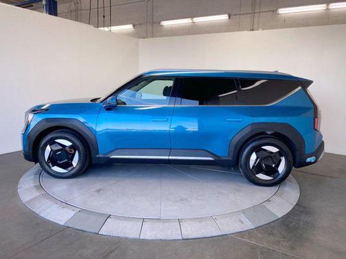 2024 Kia EV9 Wind
