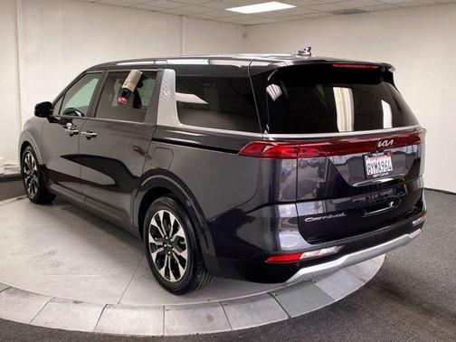 2022 Kia Carnival EX