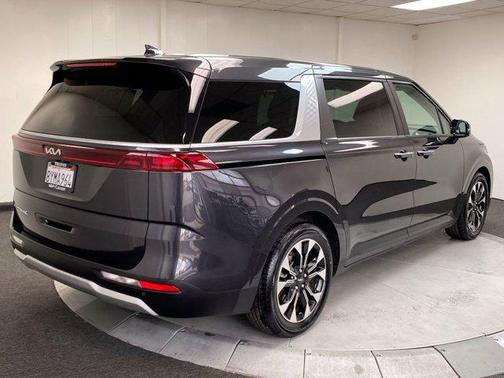 2022 Kia Carnival EX