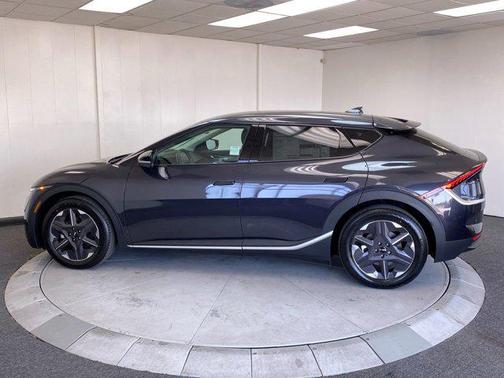 2025 Kia EV6 Light Long Range