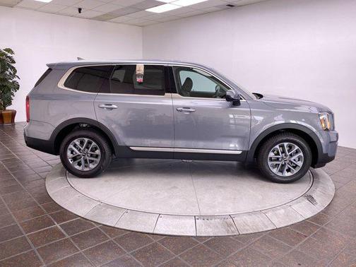 2025 Kia Telluride LX