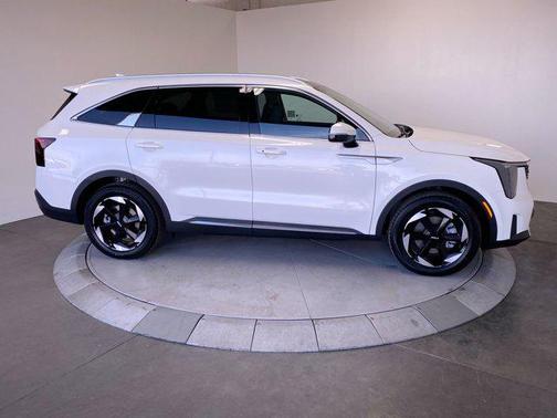 SNOWWHITE 2026 Kia Sorento Hybrid EX