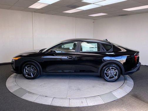 AURORABLCK 2026 Kia K4 LXS