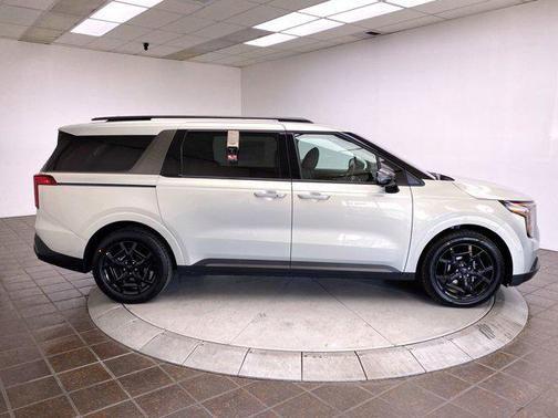 2025 Kia Carnival Hybrid SX