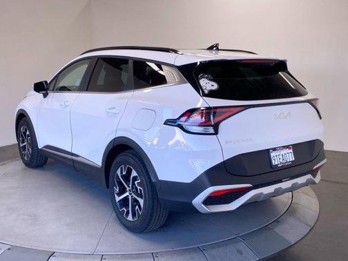 Glacial White Pearl 2025 Kia Sportage EX