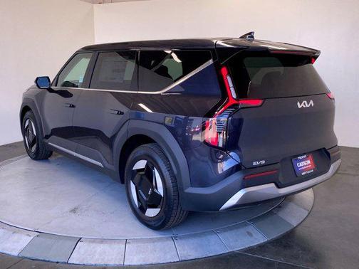 2026 Kia EV9 Light Long Range