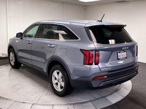 2023 Kia Sorento LX