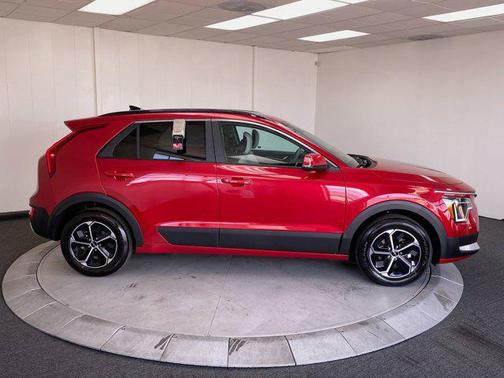 2025 Kia Niro EX