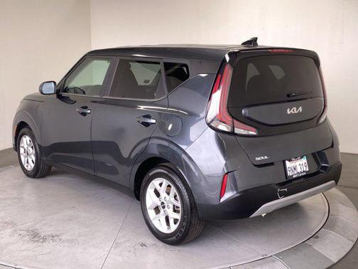 Gravity Gray 2023 Kia Soul LX