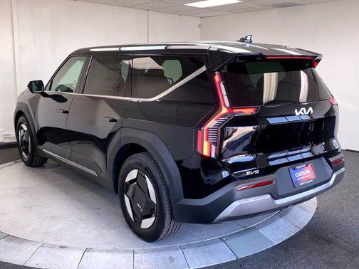 2026 Kia EV9 Light Long Range