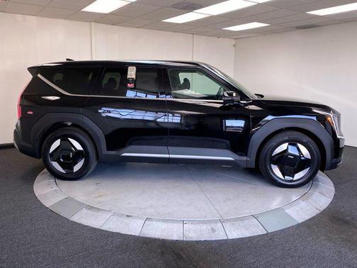 2026 Kia EV9 Light Long Range