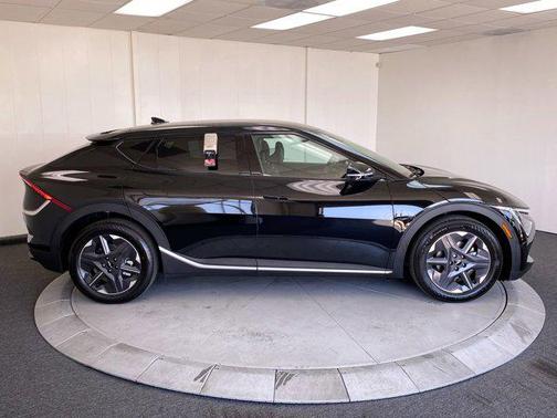 2025 Kia EV6 Light Long Range