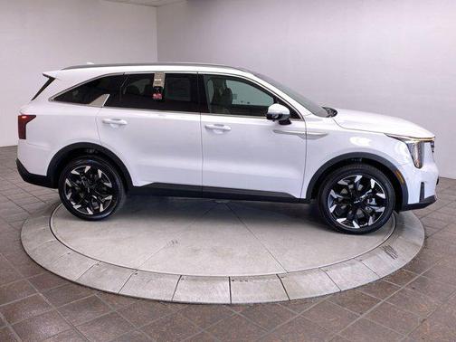 2025 Kia Sorento SX