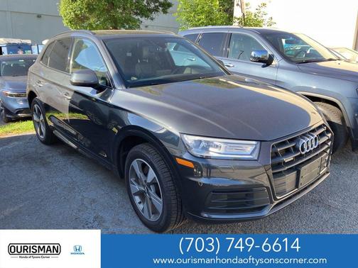Manhattan Gray Metallic 2020 Audi Q5 45 Premium