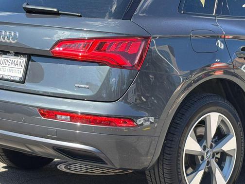 Manhattan Gray Metallic 2020 Audi Q5 45 Premium