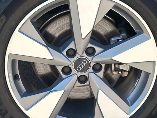 Manhattan Gray Metallic 2020 Audi Q5 45 Premium