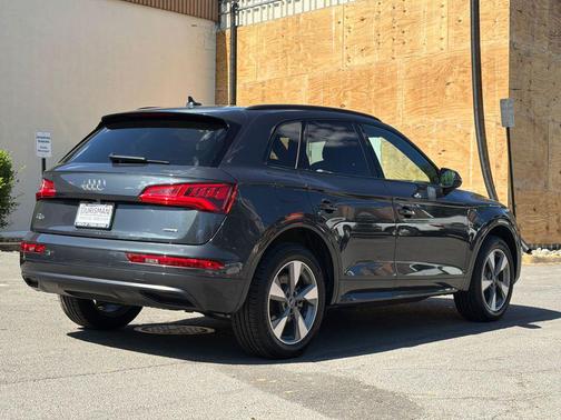 Manhattan Gray Metallic 2020 Audi Q5 45 Premium
