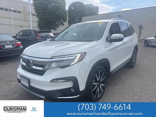 2022 Honda Pilot Touring 8-Passenger