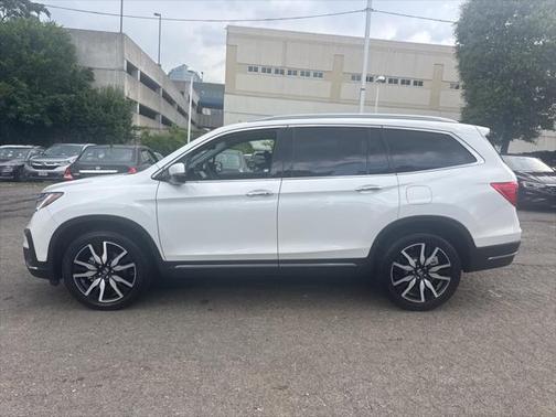 2022 Honda Pilot Touring 8-Passenger