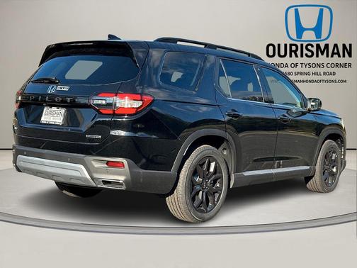 2025 Honda Pilot Touring 8-Passenger