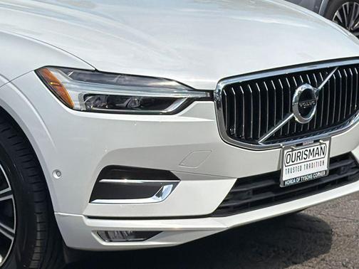 Crystal White Metallic 2018 Volvo XC60 T5 Inscription