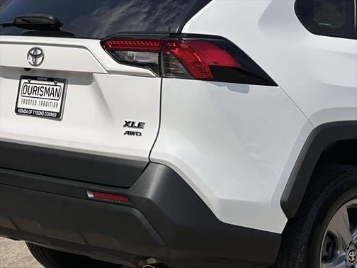 2022 Toyota RAV4 XLE